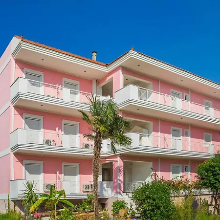 Dionysos Lefkas Apart-hotel 3*