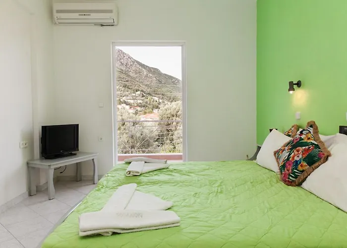 Dionysos Lefkas Apartahotel 3*
