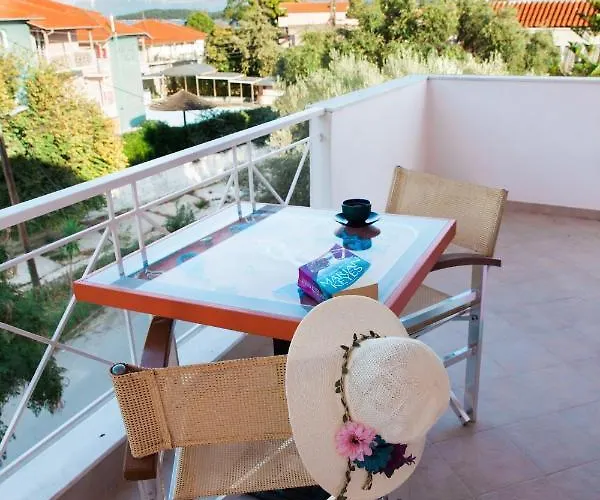 Dionysos Lefkas Apartahotel 3*