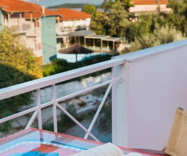 Dionysos Lefkas Apartahotel 3*