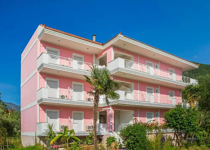 Dionysos Lefkas Apartahotel 3*